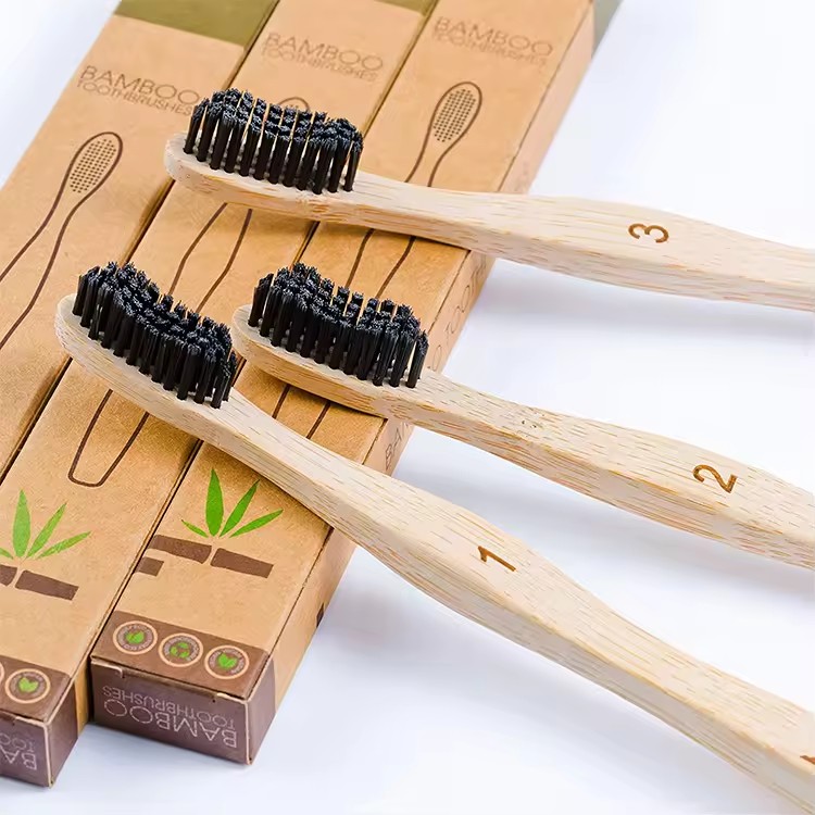 批发旅行套装优质超软头可生物降解竹炭牙刷
