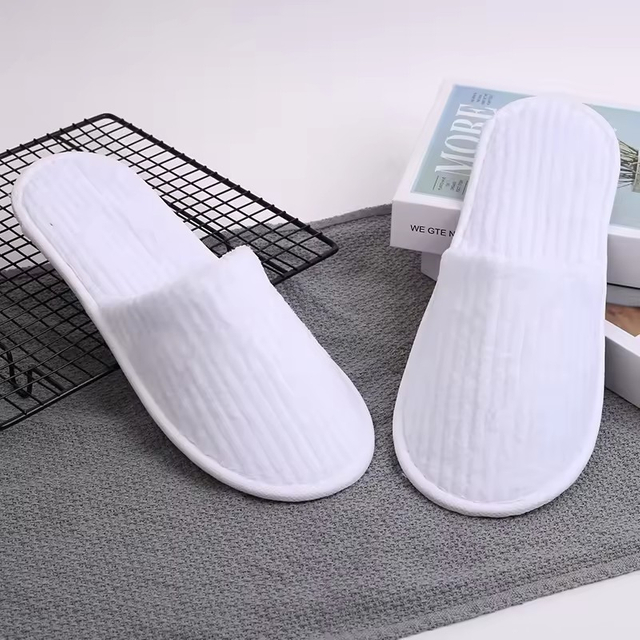 定制婚礼新娘白色天鹅绒女士伊娃拖鞋适合水疗酒店